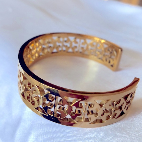BNWT GORGEOUS GOLD CUT OUT LOGO TORI BURCH CUFF BRACELET. - Picture 5 of 7